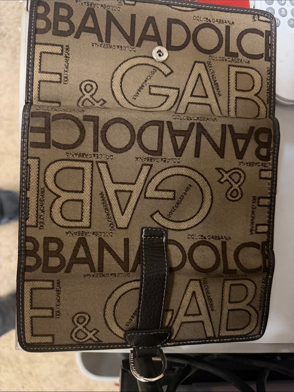 D&G Brown Canvas Trifold Wallet with Dark Brown Trim - Picture 4 of 4